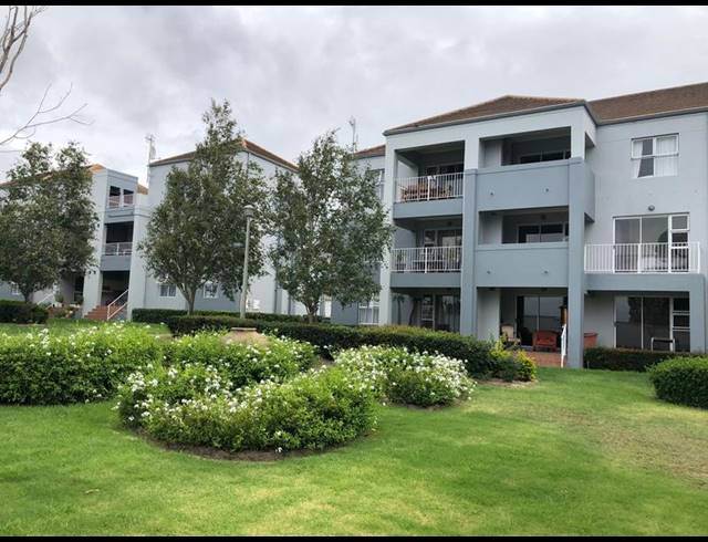 2 BEDROOM APARTMENT FOR SALE IN VREDEKLOOF EAST